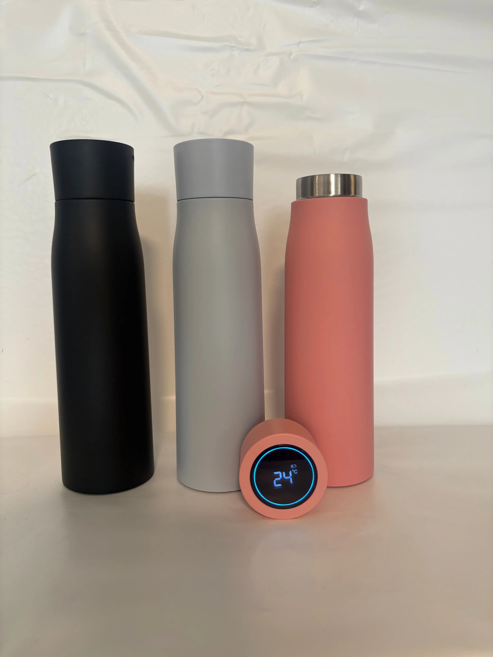 Selvrensende termoflaske med UV-C lys og LED temperaturdisplay og drikke påminner 